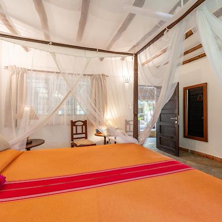 Diani Marine Divers Village 디아니 해변 외부 사진