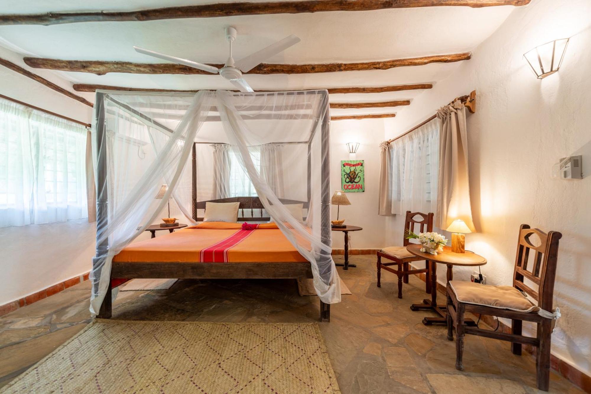 Diani Marine Divers Village 디아니 해변 외부 사진