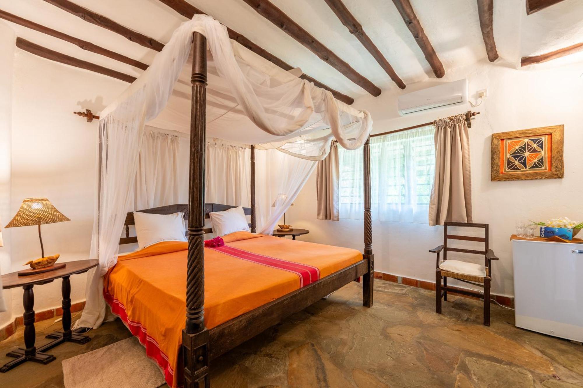 Diani Marine Divers Village 디아니 해변 외부 사진