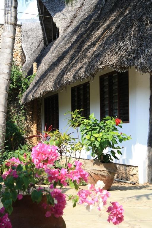 Diani Marine Divers Village 디아니 해변 외부 사진